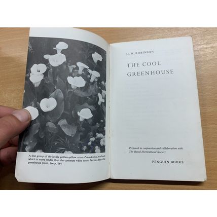 1959 1ST ED "THE COOL GREENHOUSE" G W ROBINSON PENGUIN PAPERBACK BOOK (P2)