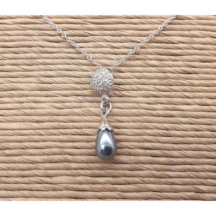 Vintage 925 Sterling Silver and Imitation Black Pearl Drop Pendant Necklace