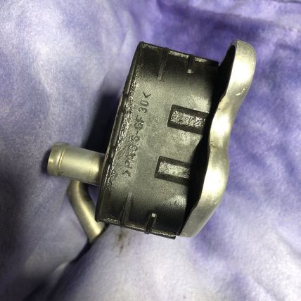 Volvo S60R V70R C70 S70 S80 XC70 XC90 Engine Oil Cooler Genuine OEM S60 V70