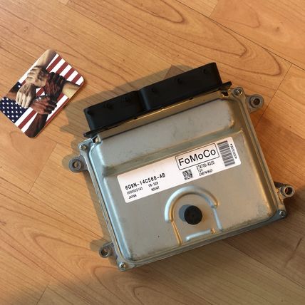 Land Rover LR2 LR013803 6G9N-14C568-AB Computer Engine Control ECU ECM Module