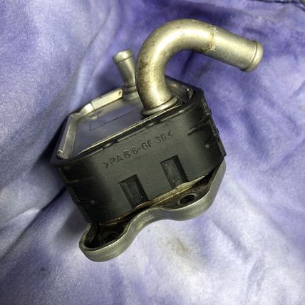 Volvo S60R V70R C70 S70 S80 XC70 XC90 Engine Oil Cooler Genuine OEM S60 V70