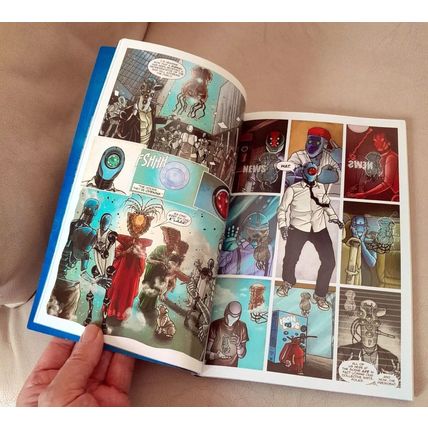 D4VE : IDW Graphic Novel : 2015 : nm(9.4) :