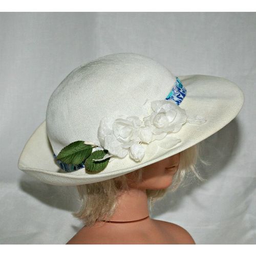 Womens Vintage 1980 White Summer Hat Kangol