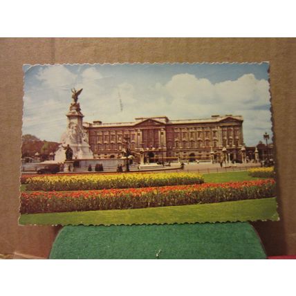 BUCKINGHAM PALACE, LONDON used vintage postcard 1961 pm =