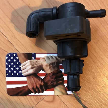 Mercedes W211 W220 W203 W209 Vapor Emission Purge Valve 0004701593 + Pigtail