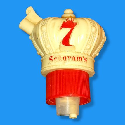 Vintage Seagram's Seven Crown 7 Whiskey Bottle Pour Spout Stopper Top