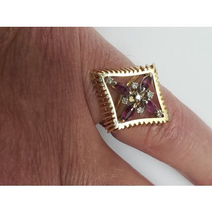 Vintage Unique 14K Yellow Gold Ring: .75ct Genuine Amethysts & Diamonds, s 7