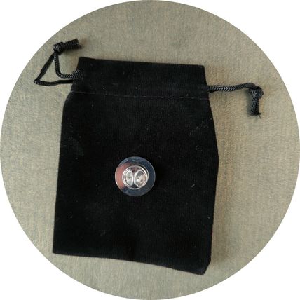 Trojan Greek Enamelled Pin Badge Metal in velvet bag 1.9 cm x 1.9 cm BA51