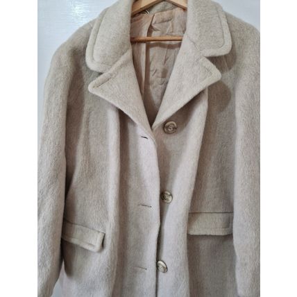 VINTAGE LADIES CREAM COAT