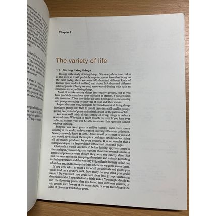 1969 "BIOLOGY - INTRODUCING LIVING THINGS" VINTAGE PAPERBACK BOOK (P4)