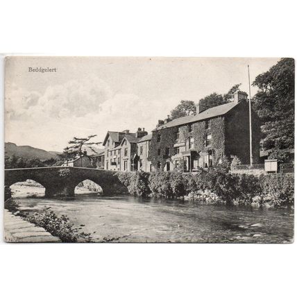 PRINTED POSTCARD OF BEDDGELERT CAERNARVONSHIRE (4332)