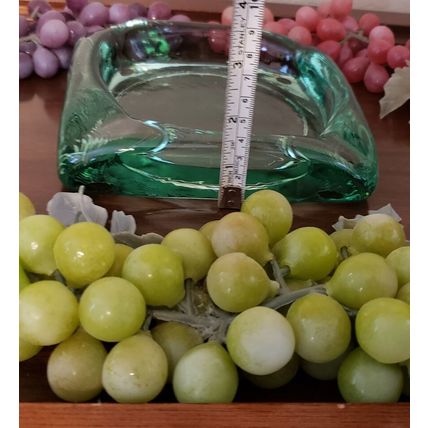 RETRO MCM VTG THICK GREEN GLASS SQUARE ASHTRAY W/ ROUNDED CORNERS OR SNACK DISH