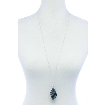 Fashion Oval Stone Pendant Long Necklace