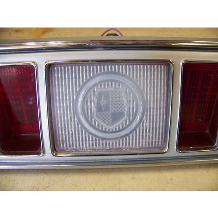 1976 DODGE ROYAL MONACO RH TAILLIGHT ASSY COMPLETE OEM HOUSING LENS SOCKETS
