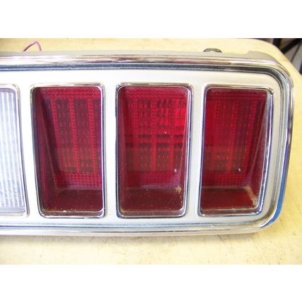 1976 DODGE ROYAL MONACO RH TAILLIGHT ASSY COMPLETE OEM HOUSING LENS SOCKETS