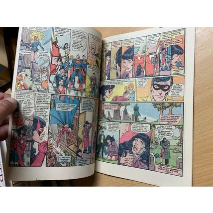 DC COMICS CRISIS ON INFINITE EARTHS #11 FEB 1986 (VFN) COMIC (LL)