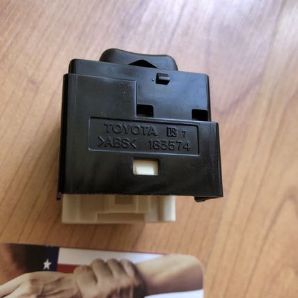 Lexus Toyota 84872-02060 Power Mirror Control Switch