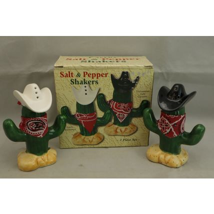 Vintage Gift Inc Black White Cowboy Hat Cactus Saguaro Salt & Pepper Shakers