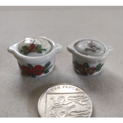 DOLLS HOUSE KITCHEN POTTERY ITEMS - PINK FLORAL - 12th. scale