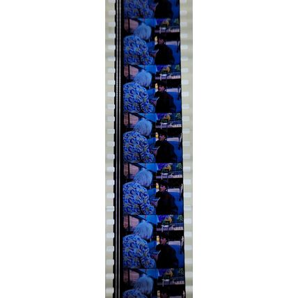 Pk DAU - C - MIX - A 013m . - 1 STRIP OF 5 - 35MM FILM CELLS. ( BTTF2 )