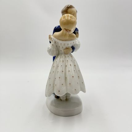 Bing & Grondahl Porcelain Denmark Figurine Boy Kissing Girl #2162 Vintage