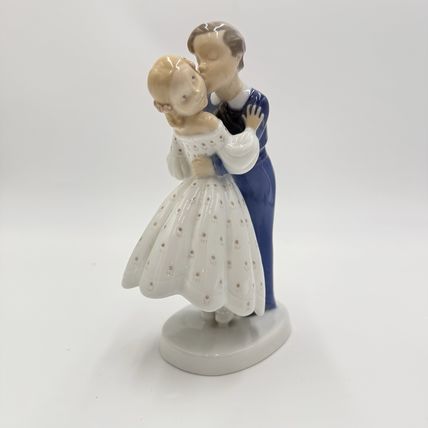 Bing & Grondahl Porcelain Denmark Figurine Boy Kissing Girl #2162 Vintage