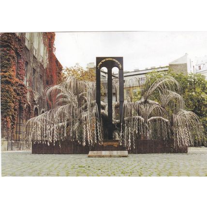 Budapest Imre Varga Memorial Tree Hungary Postcard unused creased