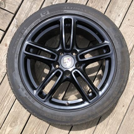 Porsche Panamera 19X9 Black Front Wheel 2010-2016 255/45R19 Altimax RT43 + TPMS