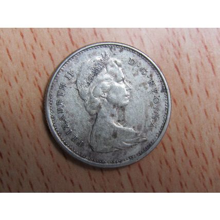 1965 Queen Elizabeth ll 25 Cents Canada Coin