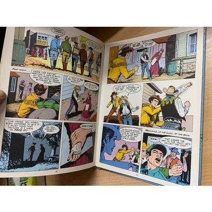 1961 CHEYENNE VINTAGE ILLUSTRATED COWBOYS WESTERN ANNUAL BOOK (P4)