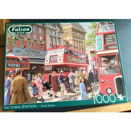 USED ONCE & LIKE NEW - FALCON DE LUXE 1000 PIECE JIGSAW - VICTORIA STATION
