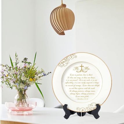 Best Anniversary Wedding Gifts for Couples Unique 2025 - Mr and Mrs Plate with 2
