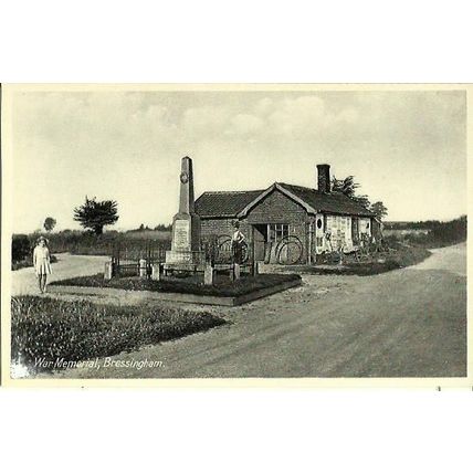 Norfolk BRESSINGHAM War Memorial Postcard (R.A.P.Co.)
