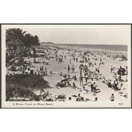 A Winter Crowd on Miami Beach, Florida, c.1950 - Mainzer RPPC