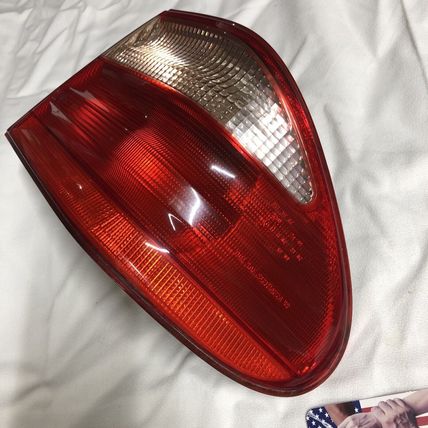 OEM Mercedes Benz Taillight Lens Assembly 2108203664 Passenger E320 E55 AMG E430