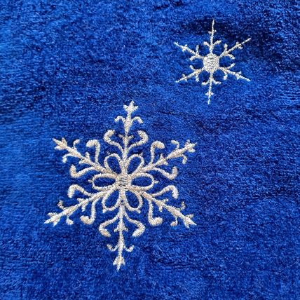Lot 2 Christmas Bathroom BLUE TOWELS Snowflake Holiday Hand Face 23" x 16"