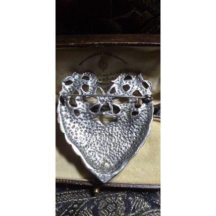 VINTAGE Extremely Large Scottish Pewter Cini Gemini Zodiac Cherubs Brooch.