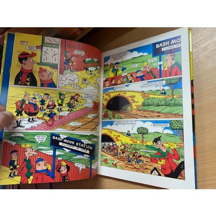 1988 THE BEANO BOOK 1989 ILLUSTRATED ANNUAL CARTOON HUMOUR HARDBACK BOOK (P4)