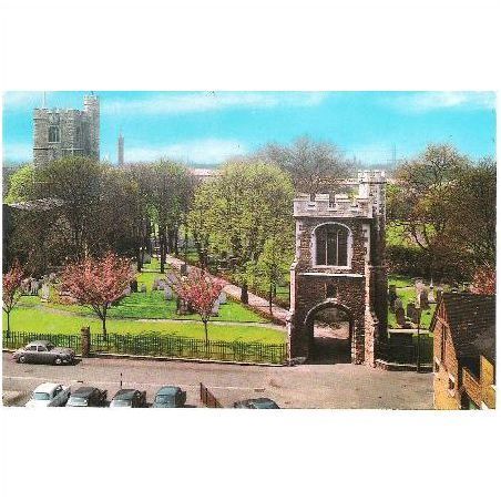 London / Essex - Barking - The Abbey Gateway, cars - Colourmaster postcard 1970s