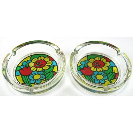 Vintage Pair of Round Clear Glass Ash Trays with Retro Floral Design in Bottoms