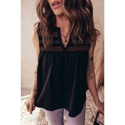 Black Colorful Shirred Yoke Notched V Neck Tank Top