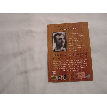 Cy Young 2001 Upper Deck Hall of Famers GALLERY NO.G9