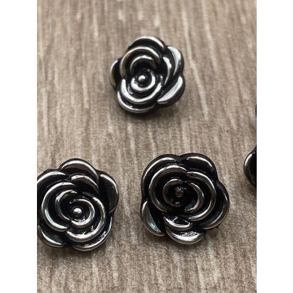 12.5mm Black And Silver Rose Flower Shank Buttons Plastic Cardigans Knitting