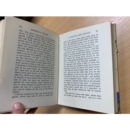 VINTAGE DANIEL DEFOE THE ADVENTURES OF ROBINSON CRUSOE ILLUSTRATED BOOK (P4) AA