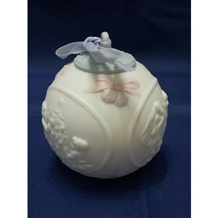 LlADRO LIMITED EDITION CHRISTMAS BALL,1995. Mary, Joseph,Baby Jesus, Tree, Rare