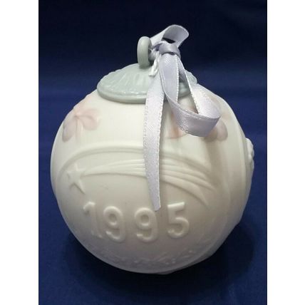 LlADRO LIMITED EDITION CHRISTMAS BALL,1995. Mary, Joseph,Baby Jesus, Tree, Rare