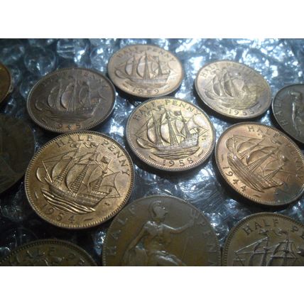 Bulk lot of George V to Elizabeth II half-pennies - 21 coins.