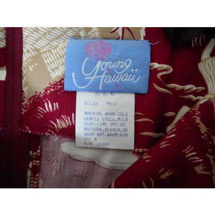 Dress by Young Hawaii USA Sz Medium Beautiful design and tropical beauty