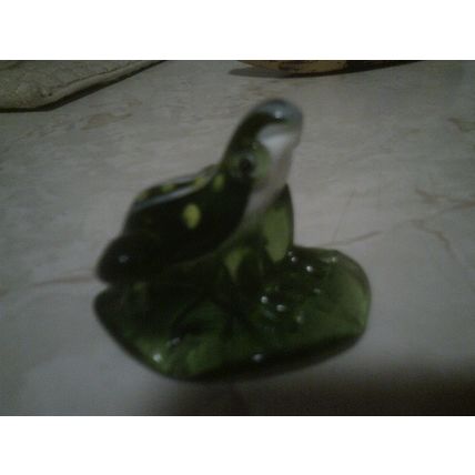 Solid glass figurine frog on lily pad new