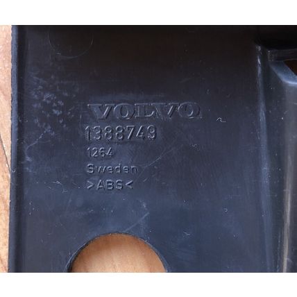 Volvo 1388749 Black Seatbelt Plastic Trim Back Seat V70 V70R Wagon 1998-2000